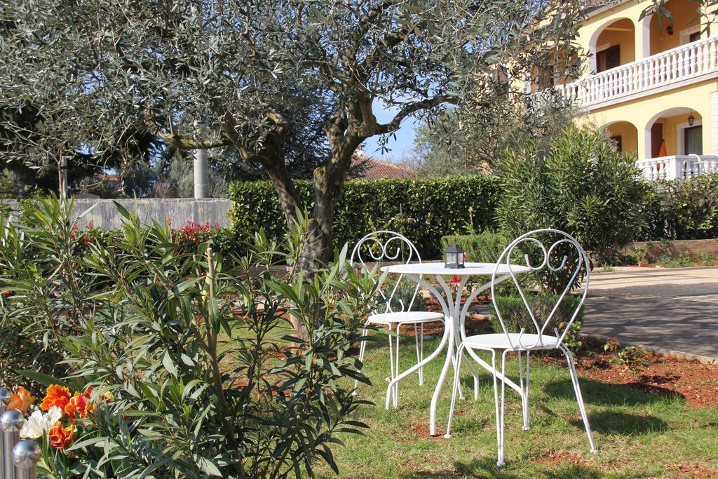 Apartments Villa Lili Умаг Екстериор снимка