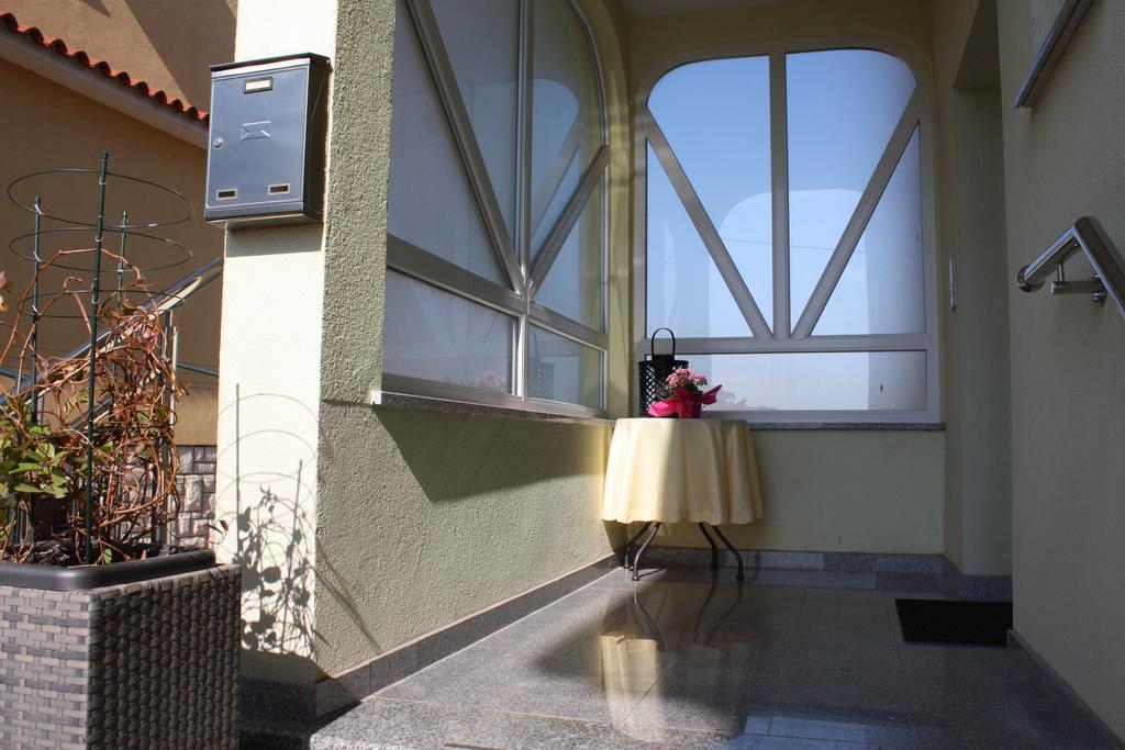 Apartments Villa Lili Умаг Екстериор снимка